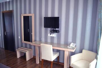 Фото номера Люкс Отель Edelweiss Hotel г. Гудаури 7