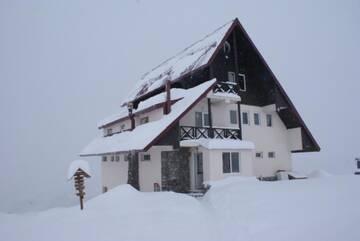 Фото Хостелы Snow House г. Гудаури 1