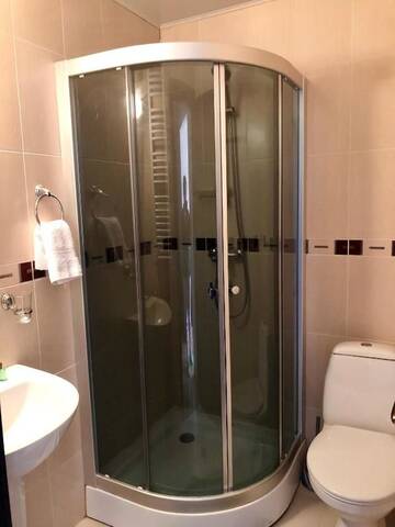 Фото номера Трехместный номер с балконом Гостевой дом Veranda Hotel г. Гудаури 25