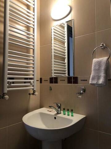 Фото номера Трехместный номер с балконом Гостевой дом Veranda Hotel г. Гудаури 26