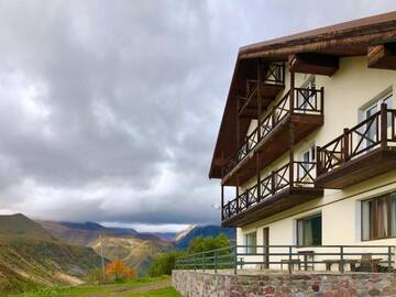 Фото Гостевой дом Veranda Hotel г. Гудаури 1