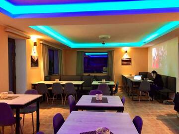 Фото номера Трехместный номер с балконом Гостевой дом Veranda Hotel г. Гудаури 31