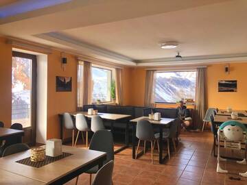 Фото номера Трехместный номер с балконом Гостевой дом Veranda Hotel г. Гудаури 6