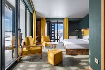 Фото номера Семейный номер с видом на горы Отель Best Western Gudauri г. Гудаури 2
