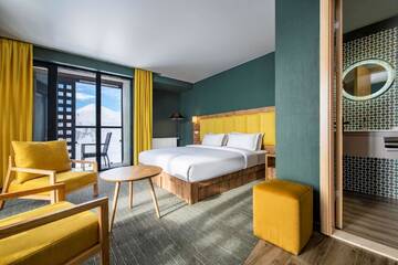 Фото номера Семейный номер с видом на горы Отель Best Western Gudauri г. Гудаури 3