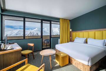 Фото номера Семейный номер с видом на горы Отель Best Western Gudauri г. Гудаури 4