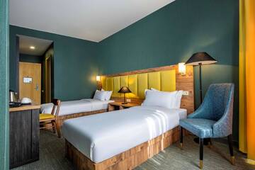 Фото номера Стандартный двухместный номер с 2 отдельными кроватями Отель Best Western Gudauri г. Гудаури 2