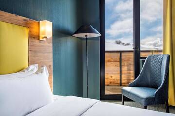 Фото номера Улучшенный номер с кроватью размера «king-size» Отель Best Western Gudauri г. Гудаури 4