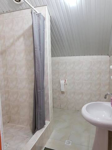 Фото номера Классический трехместный номер Гостевой дом Hotel Shele г. Гудаури 7