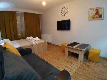 Фото номера Четырехместный номер с балконом Отель New Gudauri loft г. Гудаури 7