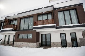 Фото номера Двухместный номер с 1 кроватью и видом на горы Отель Snow Rooms Hotel г. Гудаури 13