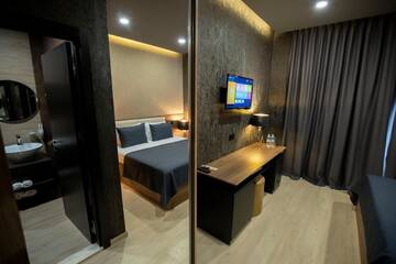 Фото номера Двухместный номер с 1 кроватью и видом на горы Отель Snow Rooms Hotel г. Гудаури 5